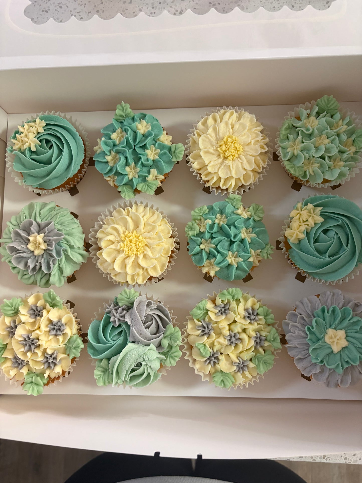 ๐ธ Sweet Garden Cupcakes ๐ธ - Floral Boxes